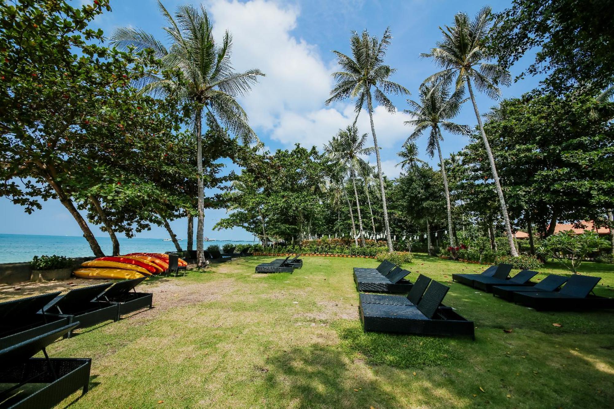 Blue Bay Resort - Access To Pool And Beach-Phuket & Krabi Ko Yao Eksteriør billede The beach at the resort