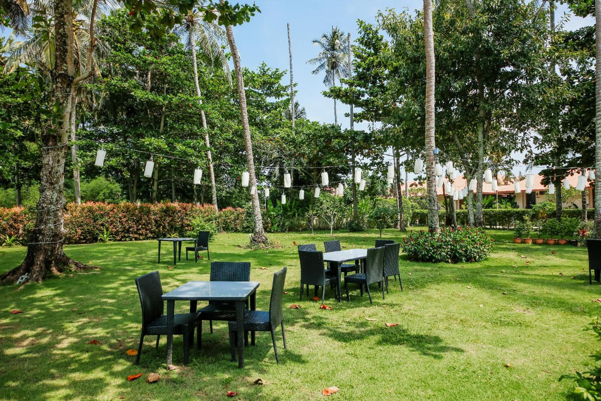 Blue Bay Resort - Access To Pool And Beach-Phuket & Krabi Ko Yao Eksteriør billede The garden of the hotel