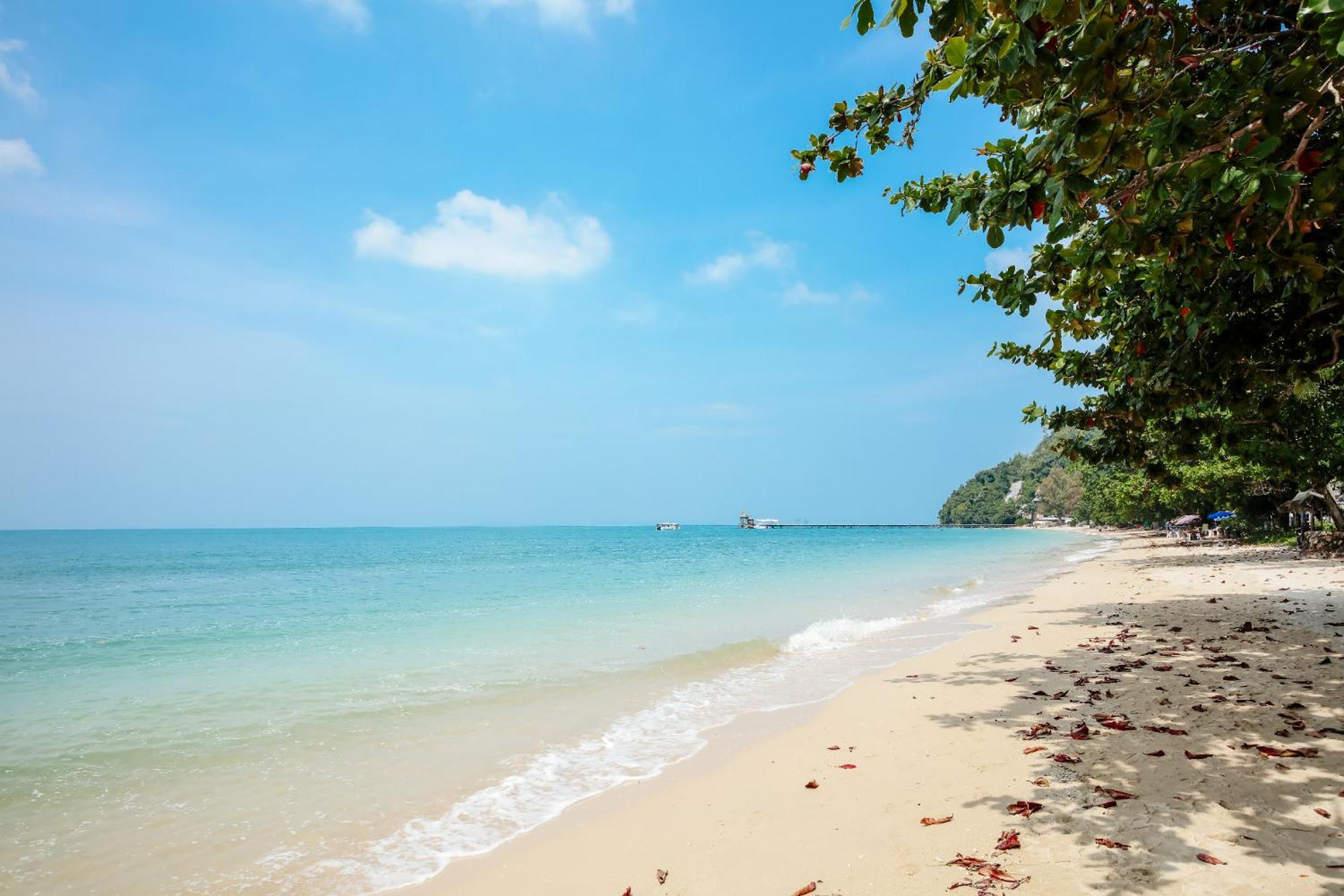 Blue Bay Resort - Access To Pool And Beach-Phuket & Krabi Ko Yao Eksteriør billede Beach in Phuket