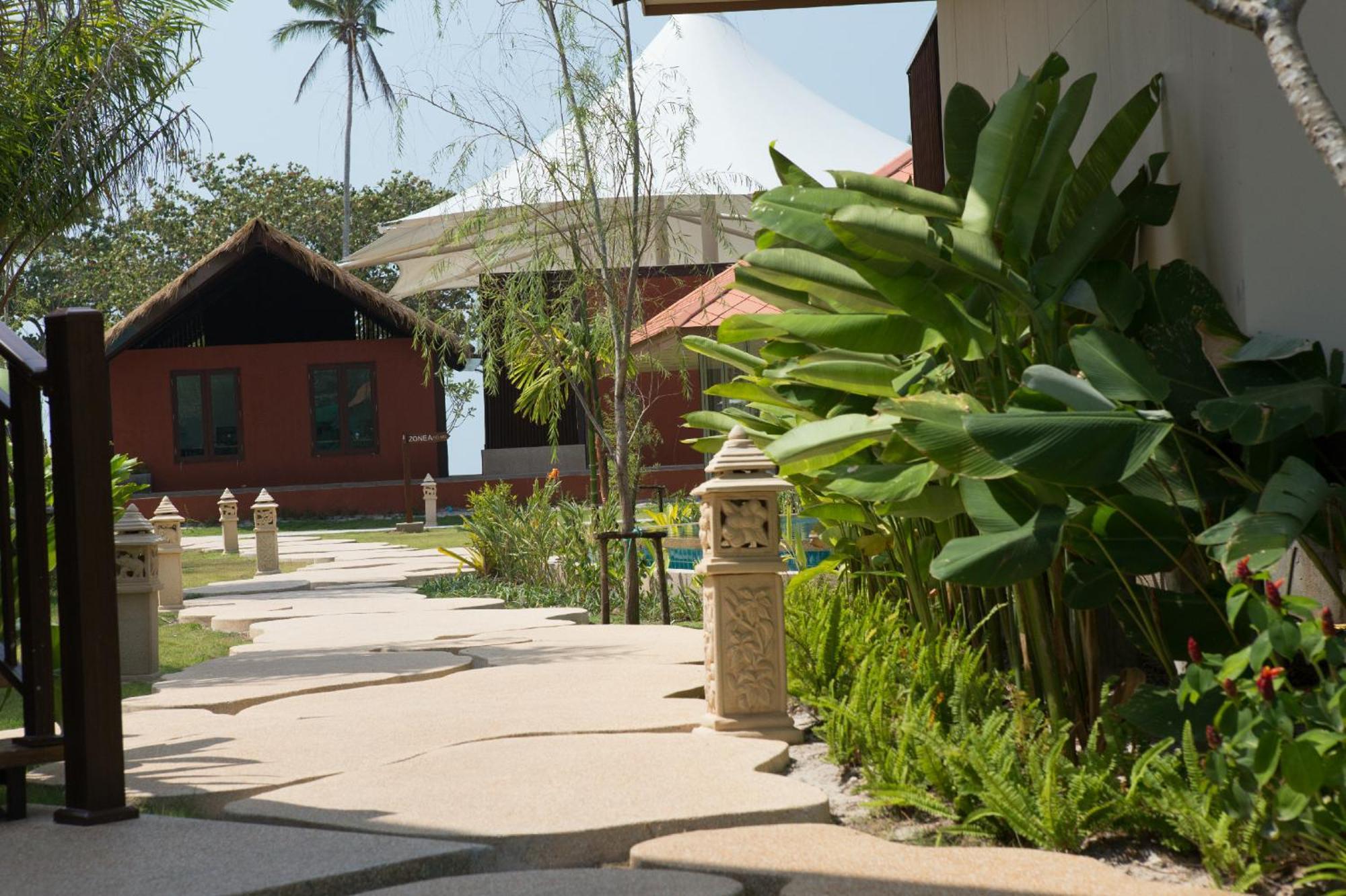 Blue Bay Resort - Access To Pool And Beach-Phuket & Krabi Ko Yao Eksteriør billede The resort's grounds
