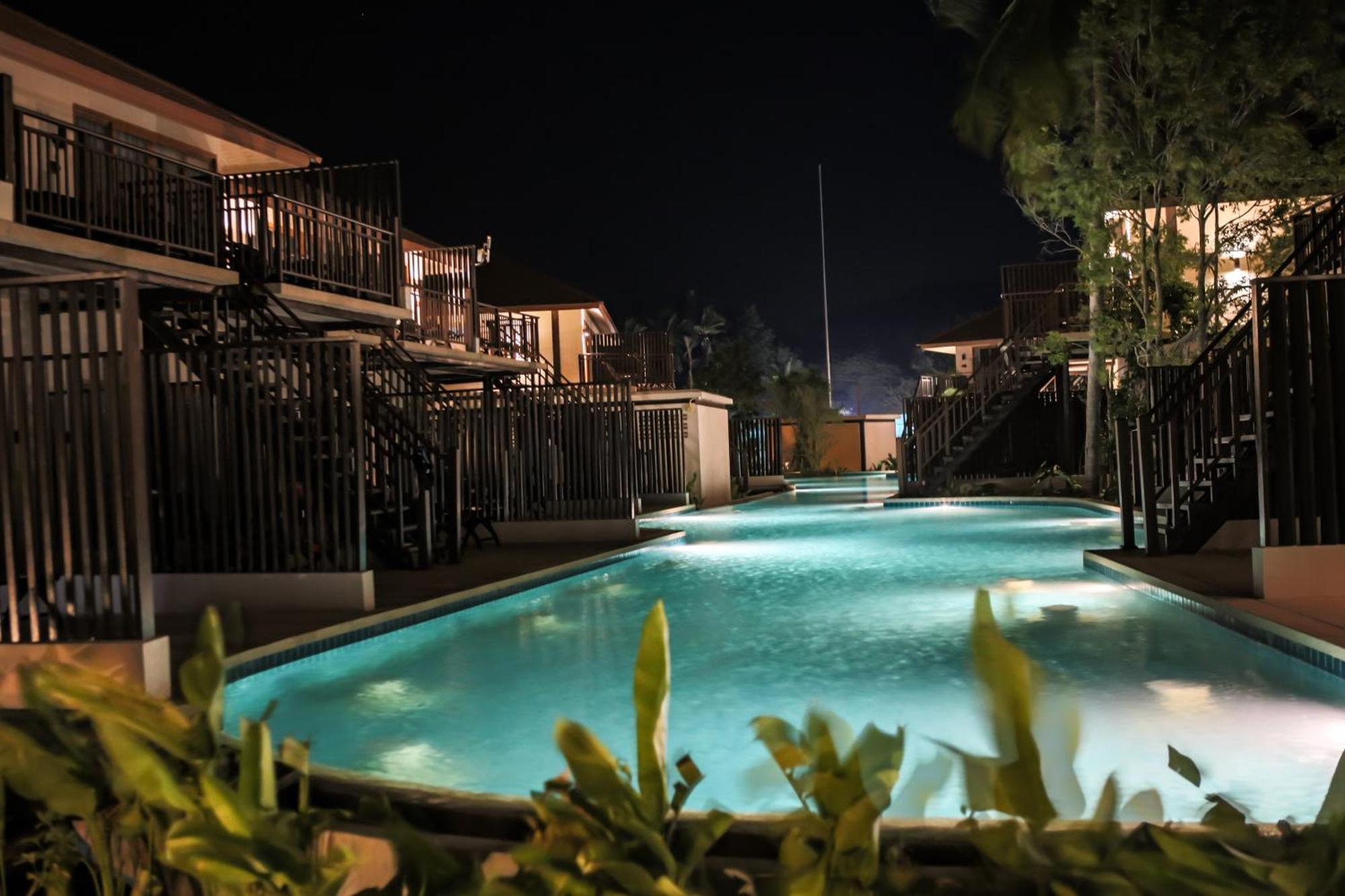 Blue Bay Resort - Access To Pool And Beach-Phuket & Krabi Ko Yao Eksteriør billede The swimming pool at the resort