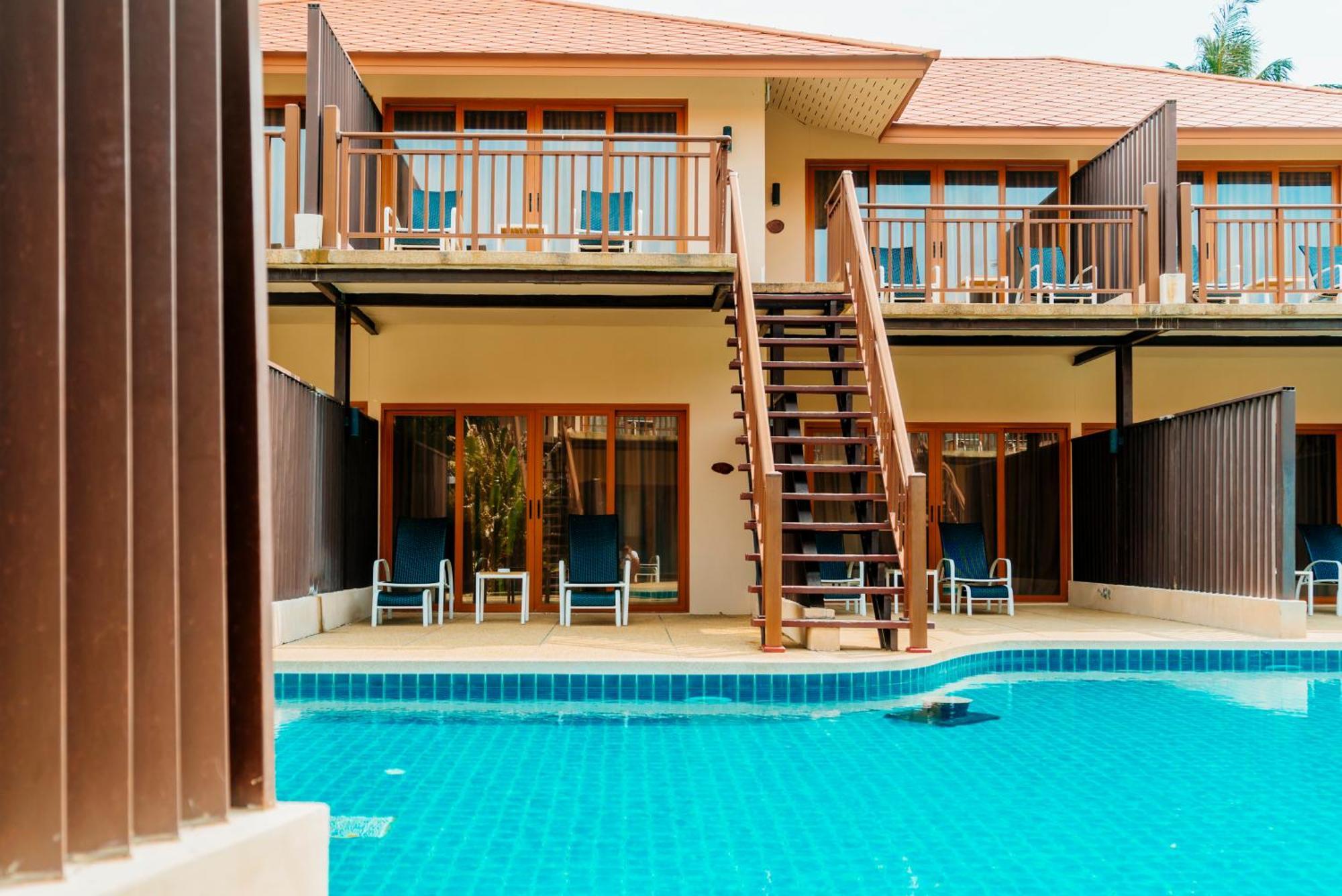 Blue Bay Resort - Access To Pool And Beach-Phuket & Krabi Ko Yao Eksteriør billede The resort's pool
