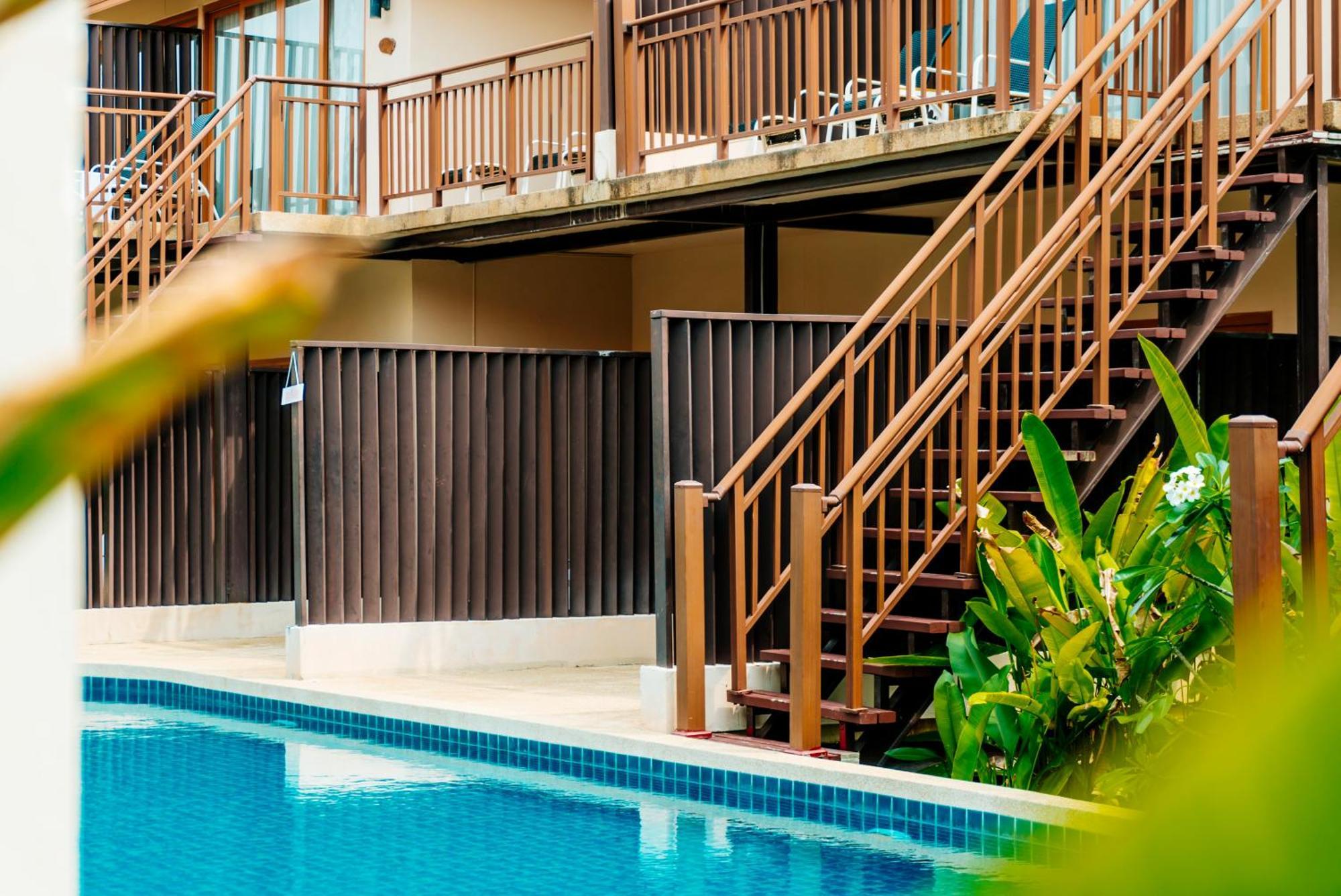 Blue Bay Resort - Access To Pool And Beach-Phuket & Krabi Ko Yao Eksteriør billede The swimming pool at the hotel